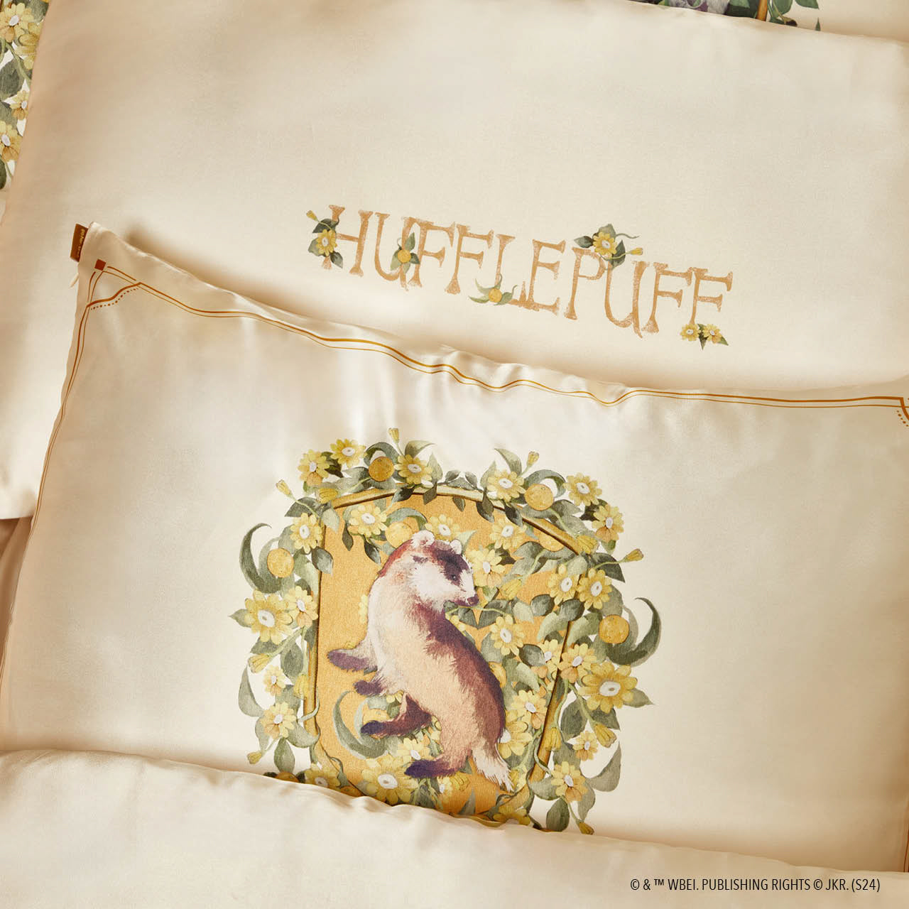Kitsch x Harry Potter Satin Pillowcase in Hufflepuff - Image 5