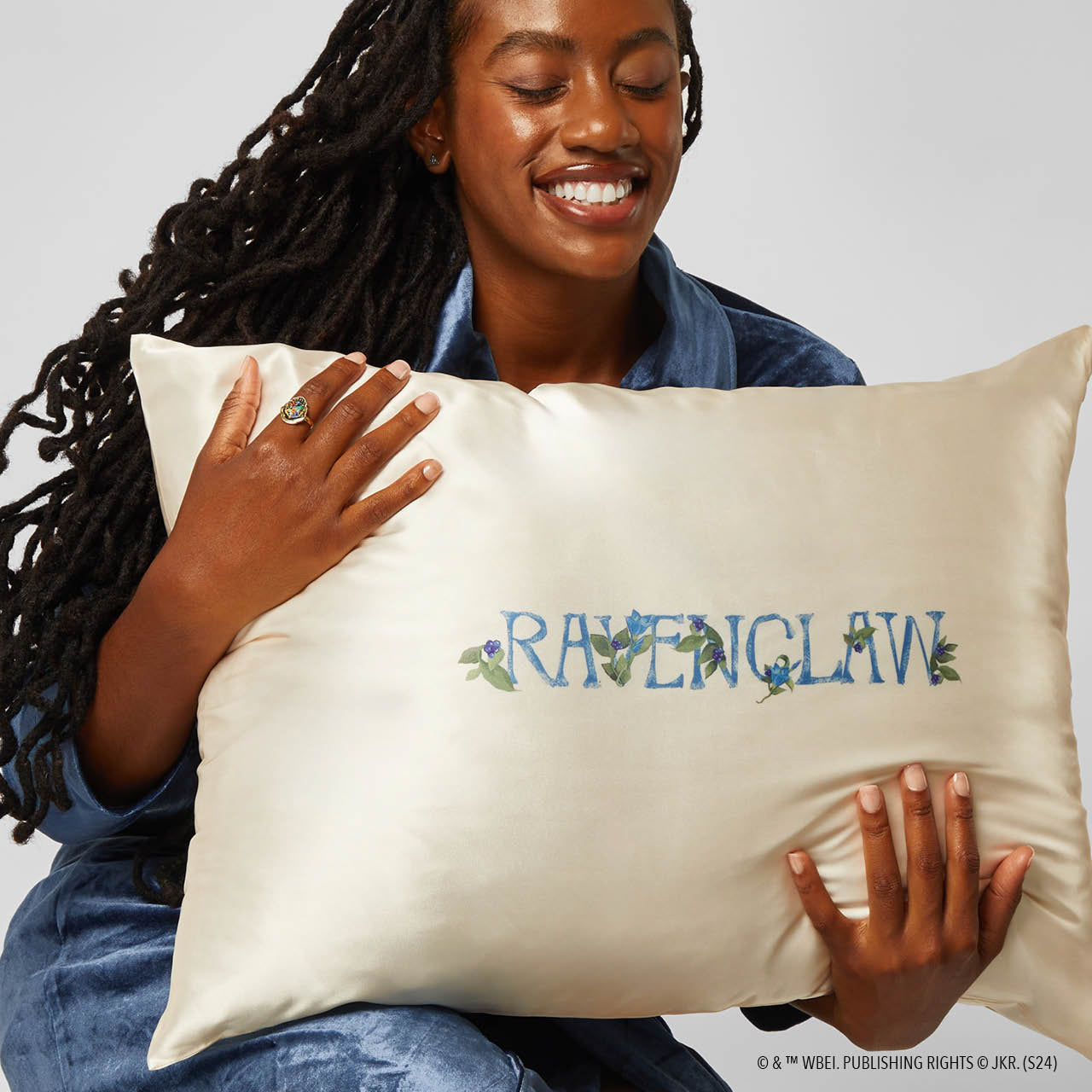 Kitsch x Harry Potter Satin Pillowcase in Ravenclaw - Image 4